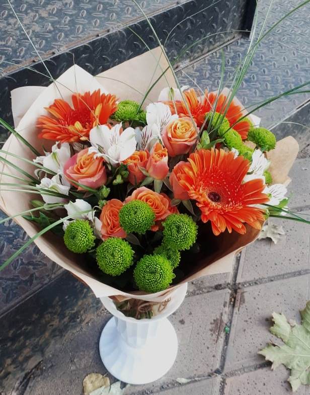 Букет цветов из: Герберы, Хризантемы, Альстромерии и Розы в Сосновом Бору
