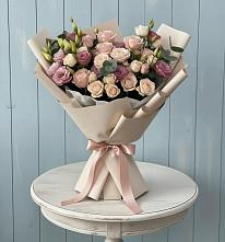 Букет цветов из:  Розы и Лизиантусы в Сосновом Бору