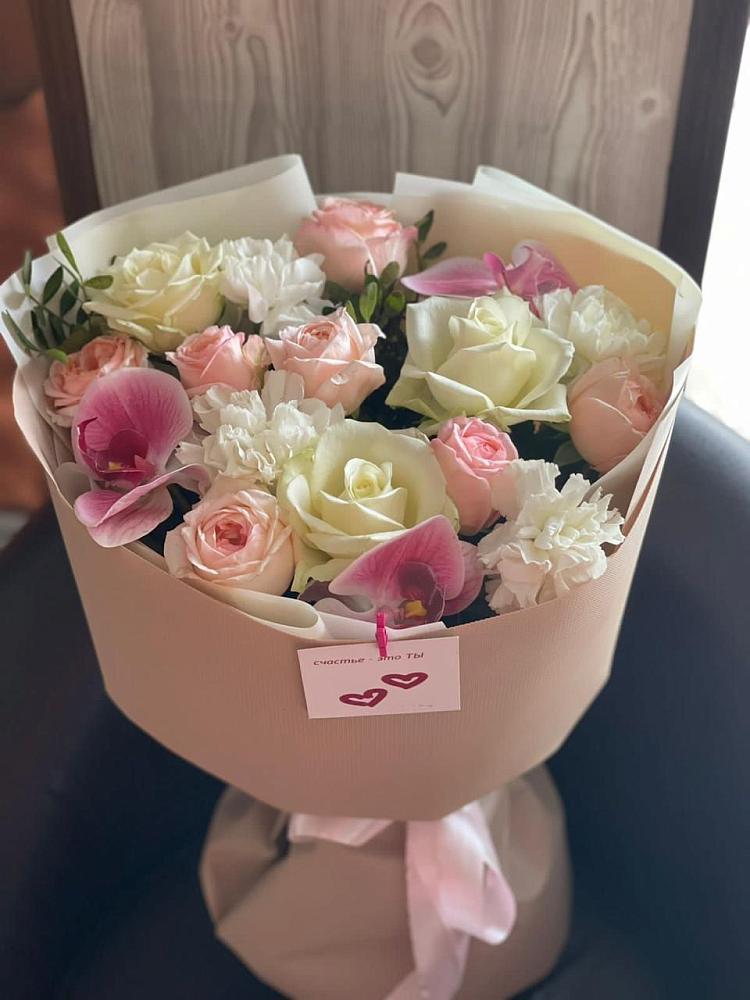 Букет цветов из: Орхидеи, Розы и Гвоздики в Сосновом Бору