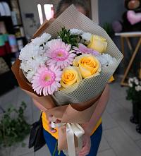Букет цветов из:  Герберы, Розы и Хризантемы в Сосновом Бору
