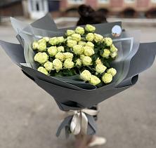 Букет Белые кустовые розы Солинеро в Сосновом Бору