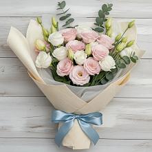 Букет цветов из:  Лизиантусы в Сосновом Бору