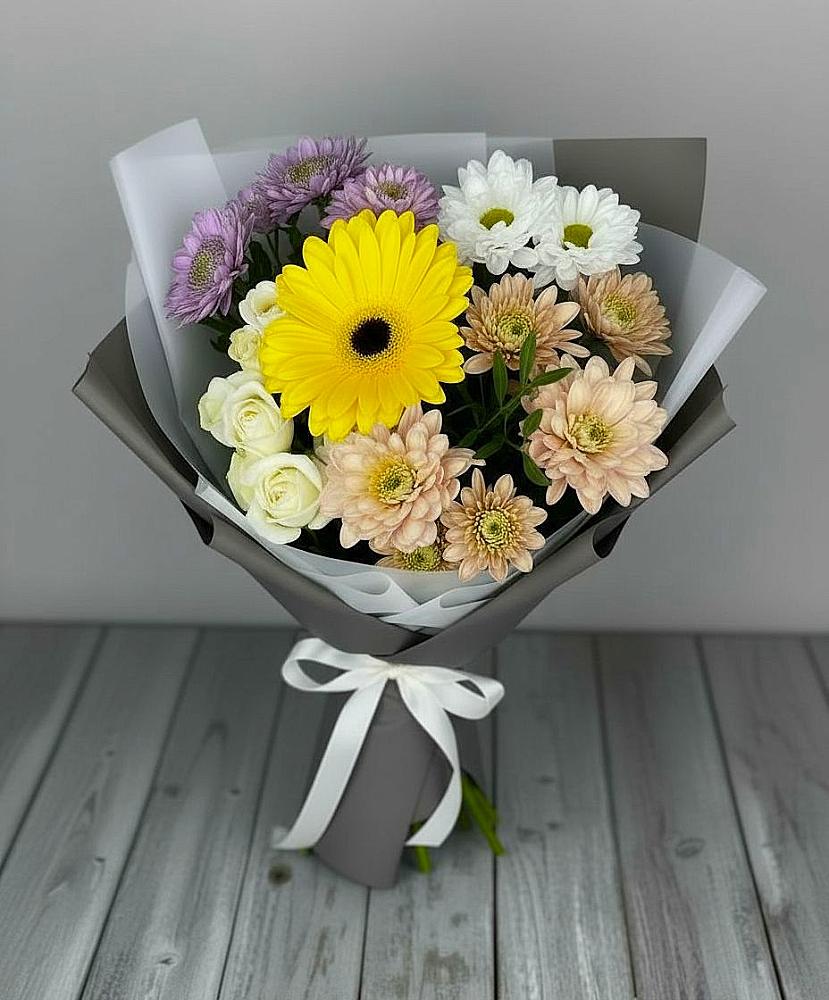 Букет цветов из: Розы, Герберы и Хризантемы в Сосновом Бору