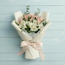 Букет цветов из:  Альстромерии в Сосновом Бору