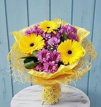 Букет цветов из:  Хризантемы и Герберы в Сосновом Бору