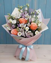 Букет цветов из:  Лизиантусы, Розы, Альстромерии и Гипсофила в Сосновом Бору