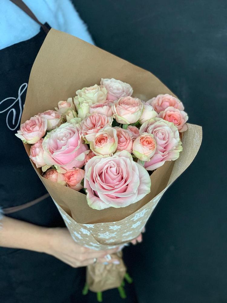 Букет цветов из: Хризантемы и Розы в Сосновом Бору