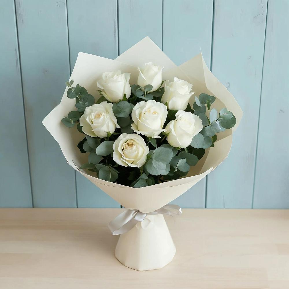 Букет Белые розы в Эвкалипте в Сосновом Бору