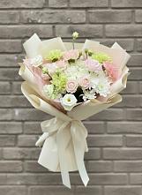 Букет цветов из:  Гвоздики, Розы, Лизиантусы и Хризантемы #REPLACE_PRED# Сосновом Бору