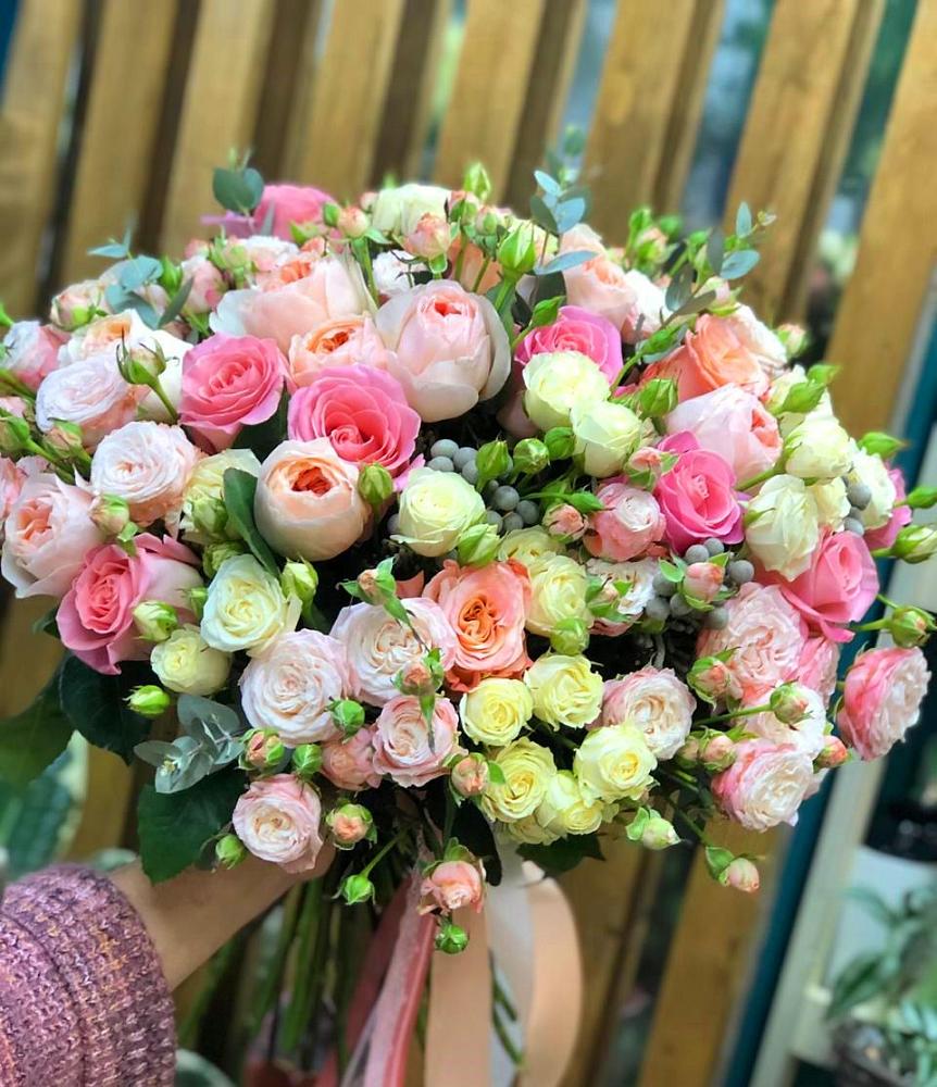 Букет цветов из: Розы в Сосновом Бору