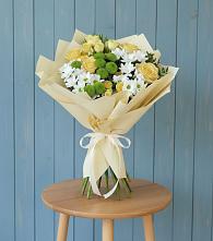 Букет цветов из:  Хризантемы и Розы в Сосновом Бору