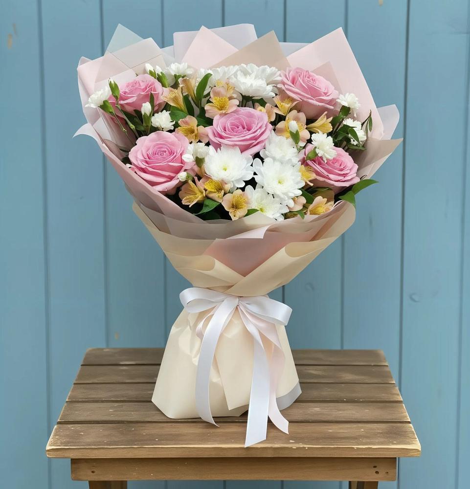 Букет цветов из: Гвоздики, Орхидеи и Розы в Сосновом Бору