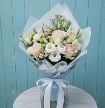 Букет цветов из:  Розы и Лизиантусы в Сосновом Бору