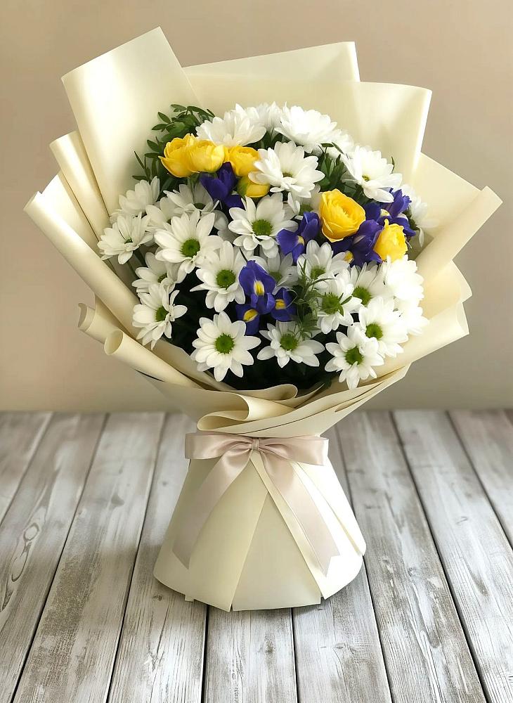 Букет цветов из: Ирисы, Хризантемы и Розы в Сосновом Бору