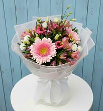 Букет цветов из:  Герберы, Альстромерии и Лизиантусы в Сосновом Бору