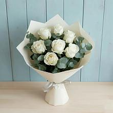 Букет Белые розы в Эвкалипте в Сосновом Бору