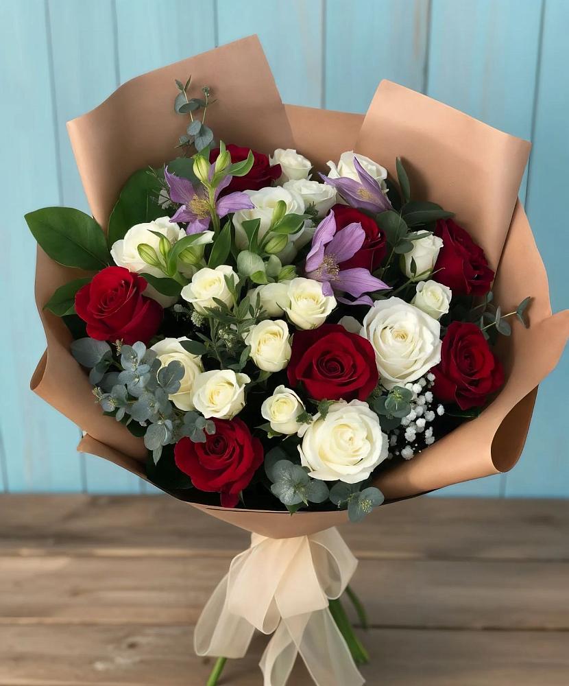 Букет цветов из: Розы и Альстромерии в Сосновом Бору