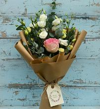 Букет цветов из:  Розы и Лизиантусы в Сосновом Бору