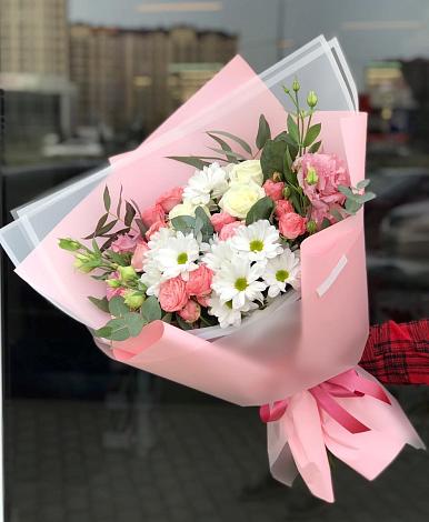 Букет цветов из: Розы, Лизиантусы и Хризантемы в Сосновом Бору