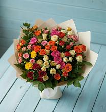 Букет Микс из разноцветных кустовых роз в Сосновом Бору