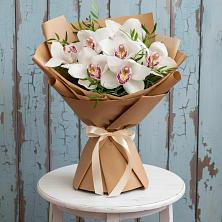 Букет цветов из:  Орхидеи и Розы в Сосновом Бору