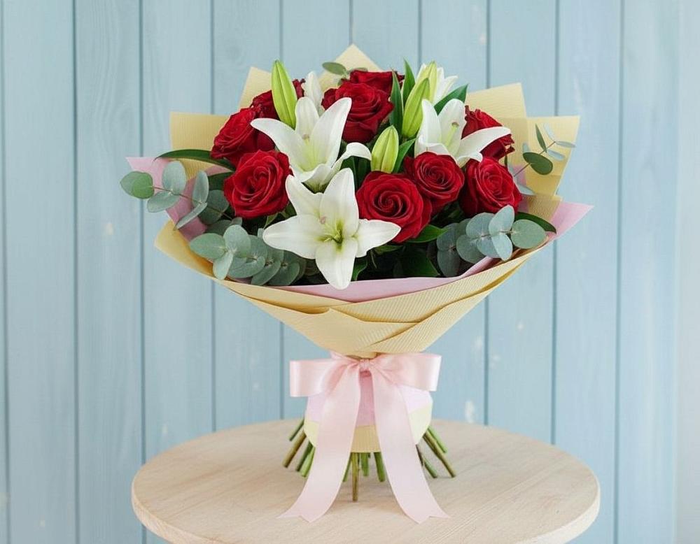 Букет цветов из: Лилии и Розы в Сосновом Бору